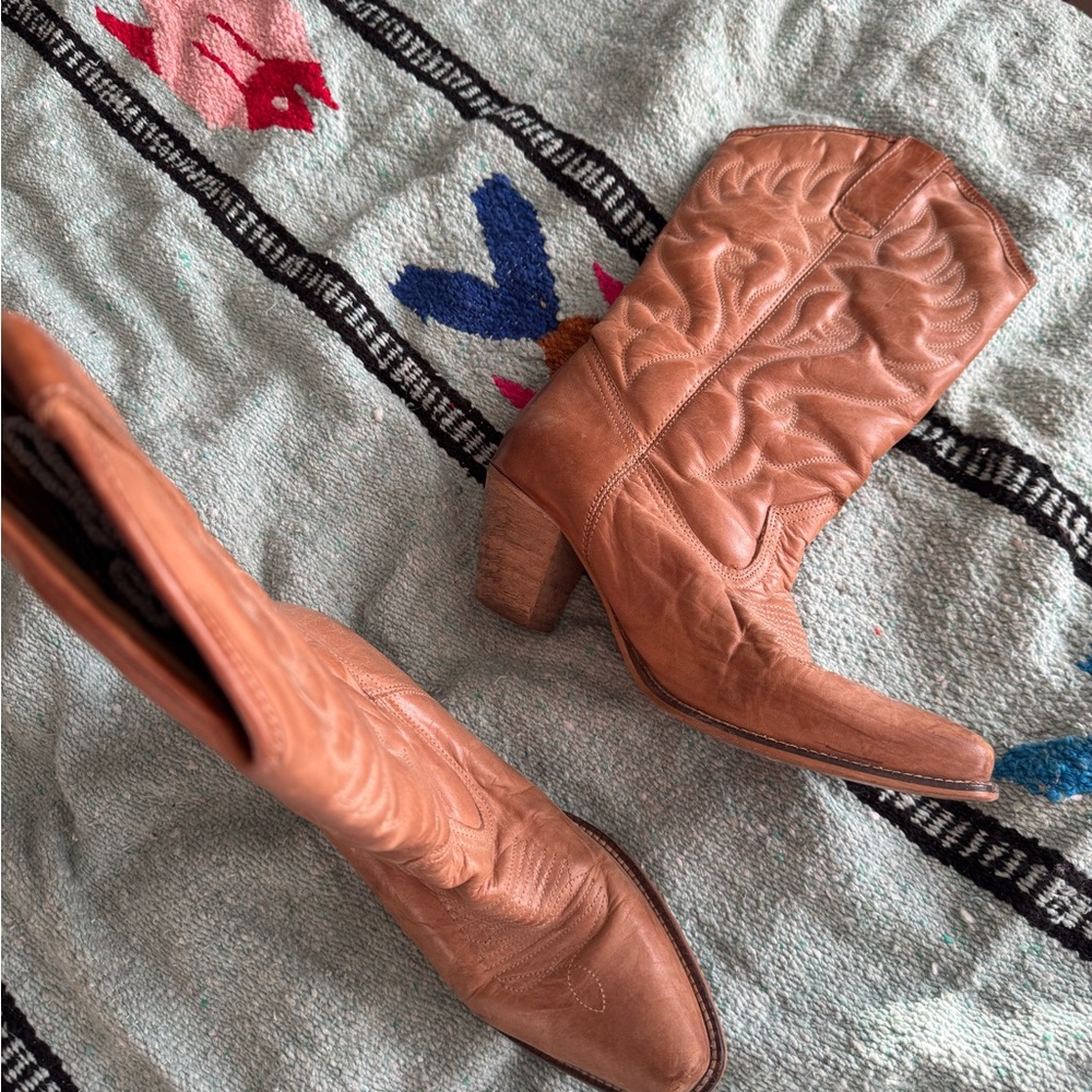 Source Unknown Tan Ruched Heeled Boots